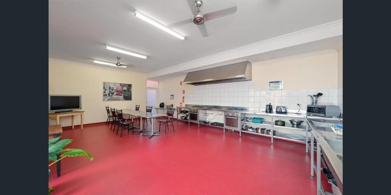 Emu Backpackers Perth - Note - Valid Passport Required For Check In Vandrehjem Eksteriør billede
